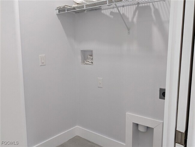 Building Photo - 3027 SW 16th Pl