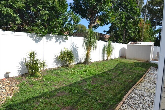 Building Photo - 1712 Suffolk Dr