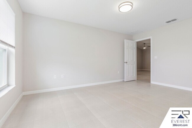 Building Photo - 34 Rosepetal Ln