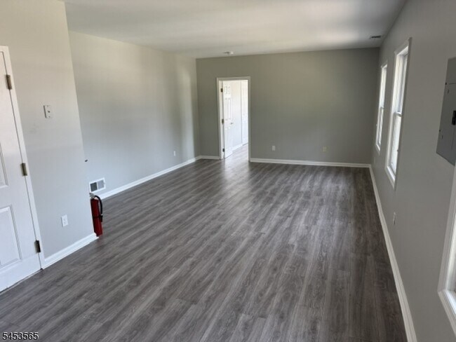 Building Photo - 501 US-46