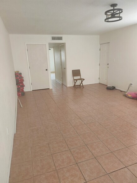 Building Photo - 3825 Roger Joseph Dr