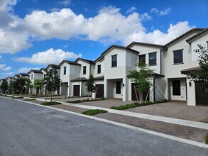 Building Photo - 257 SW 159th Way