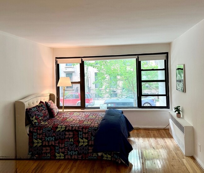 Building Photo - 444 E 87th St