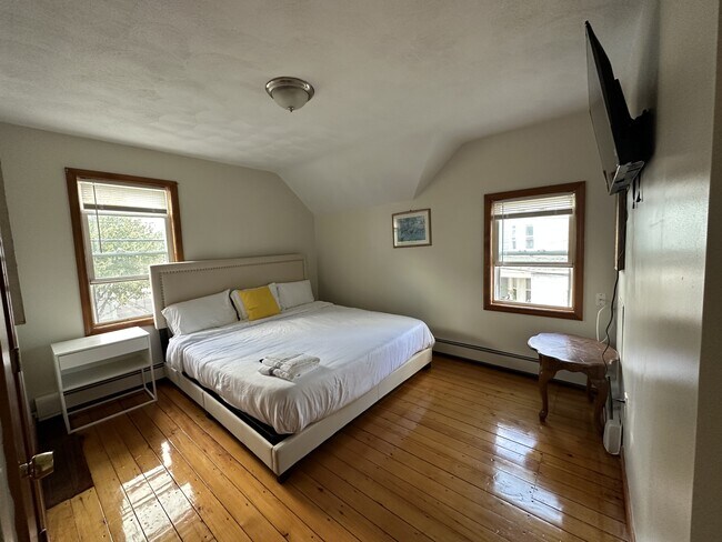 Building Photo - 126 Indiana Ave