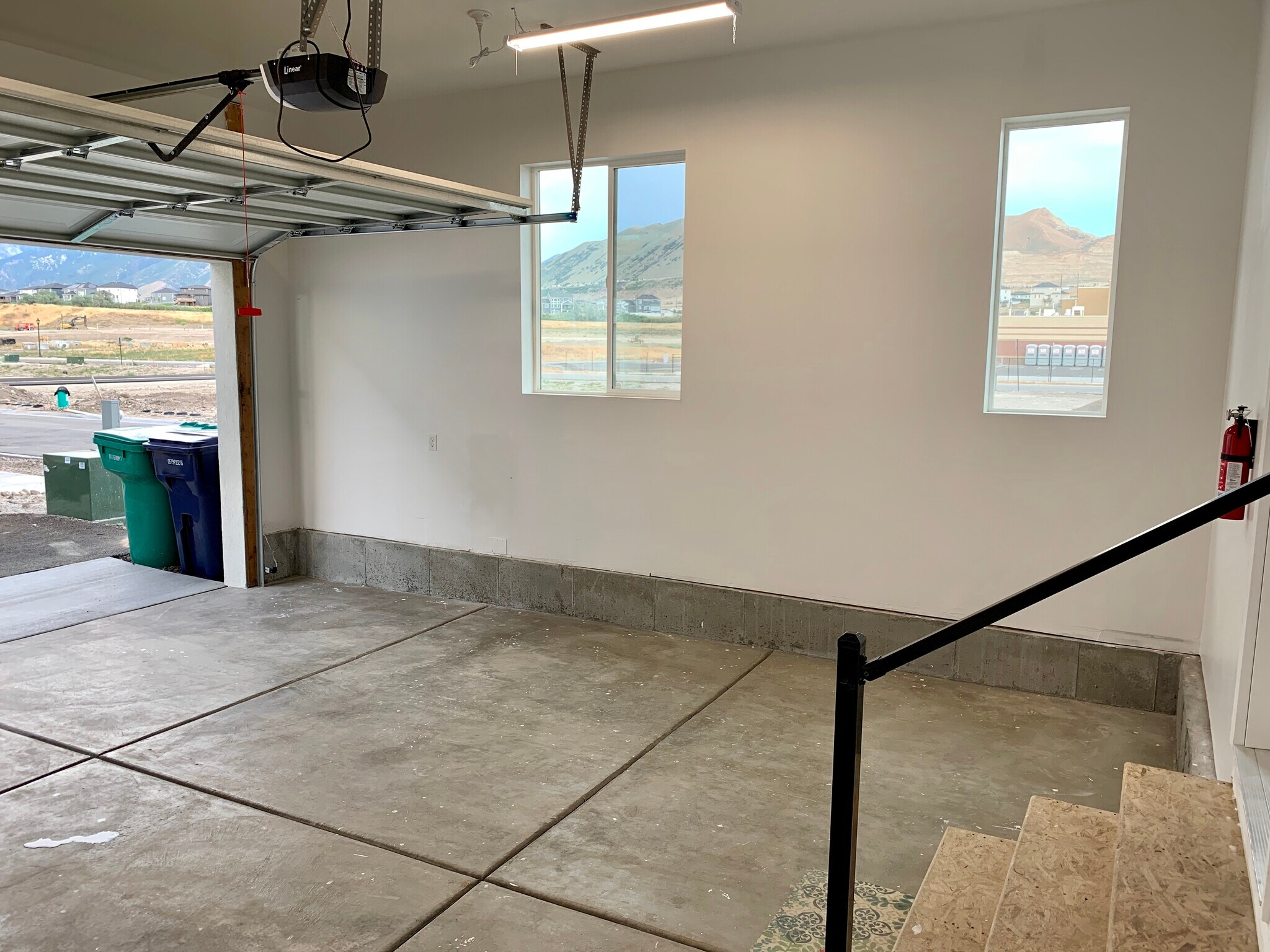 Building Photo - 1264 W Cinch Way