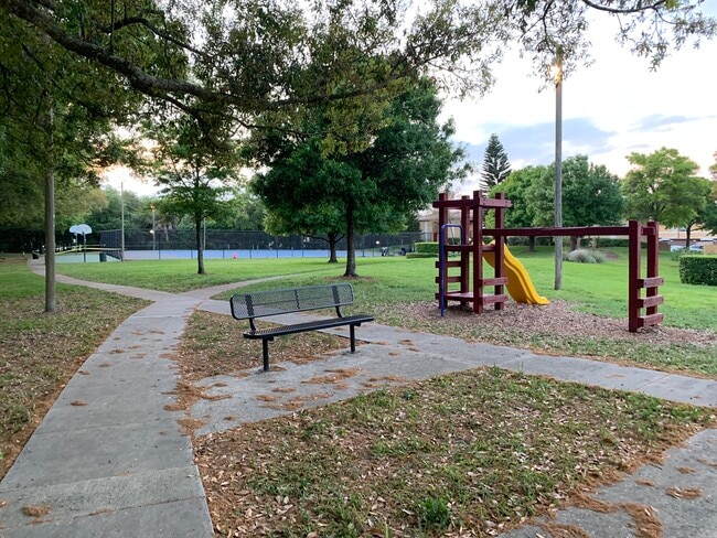 Building Photo - 4523 La Carmen Ct