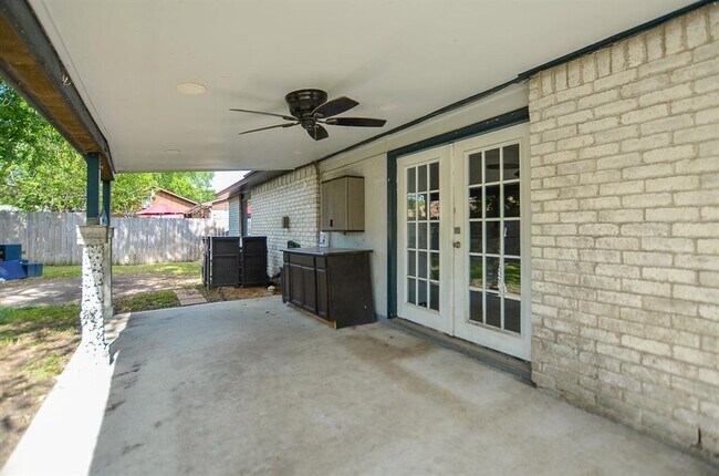 Building Photo - 17323 Glenpatti Dr