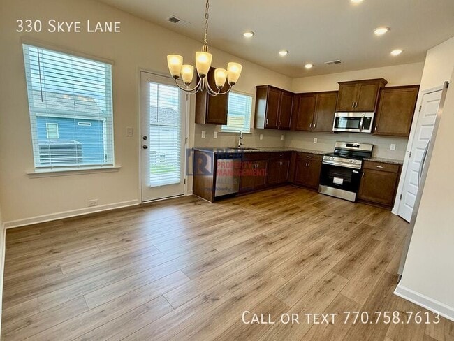 Building Photo - 330 Skye Ln