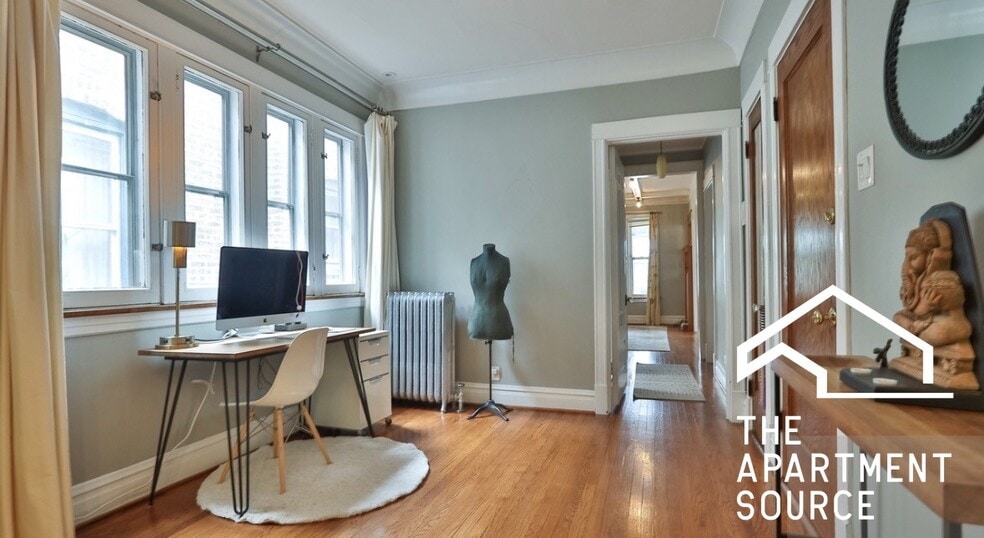 Building Photo - 2549 W Wilson Ave