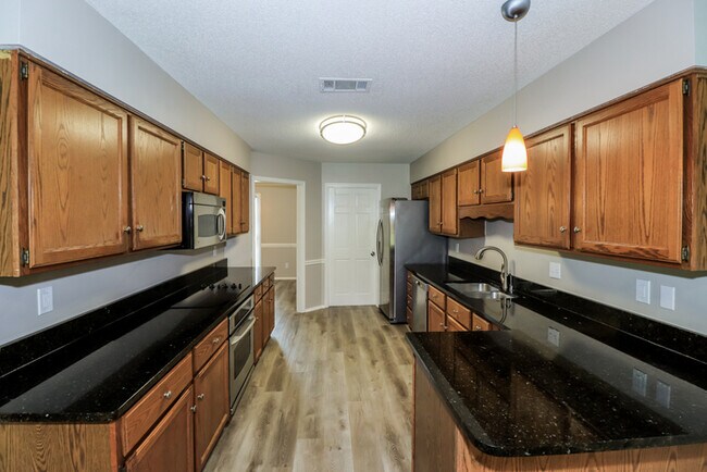 Building Photo - Spacious 4-Bedroom Cordova Home