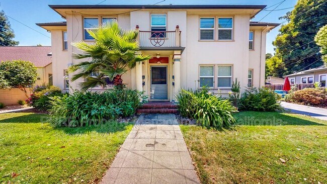 Primary Photo - 537 Humboldt St
