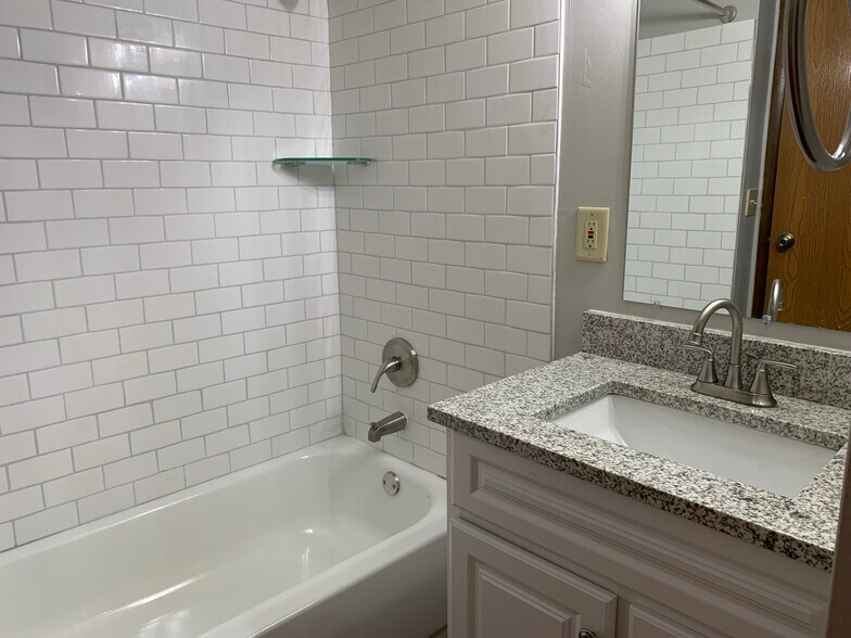 Building Photo - 6589 Arborg Ct