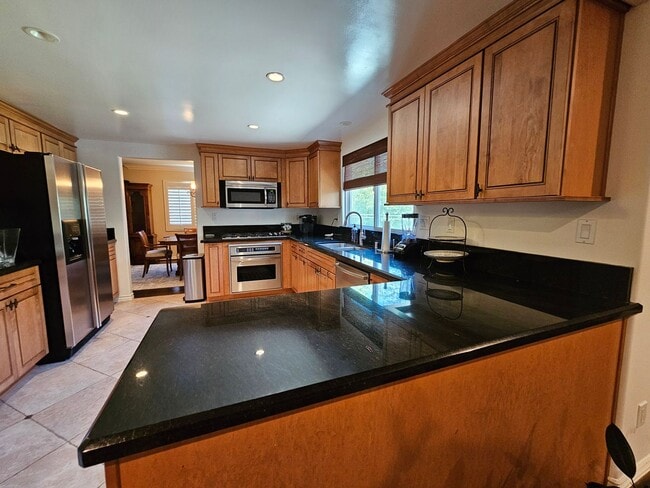 Building Photo - Exceptional Single-Story Home in Prime Upl...