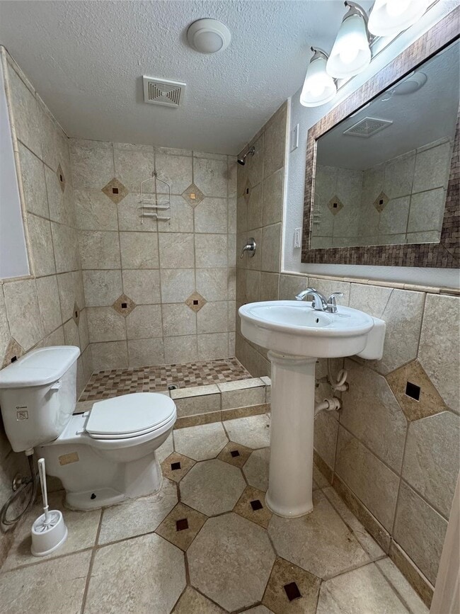 Building Photo - 512 Melbourne St