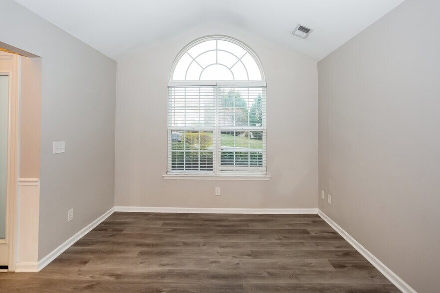 Building Photo - 7811 Belchester Cir