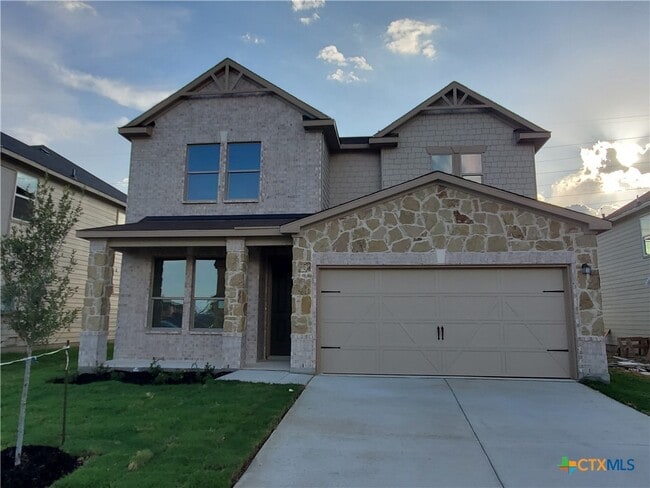 Building Photo - 4005 Woodside Dr