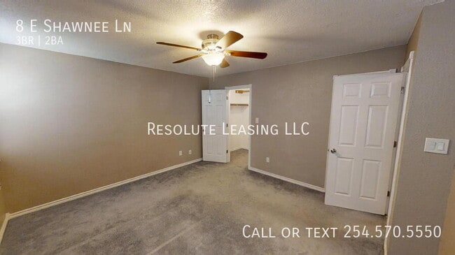 Building Photo - 8 E Shawnee Ln