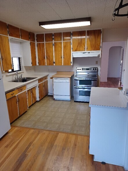 Building Photo - 3009 Delano Pl NE