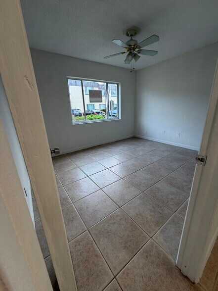 Building Photo - 643 N Keene Rd