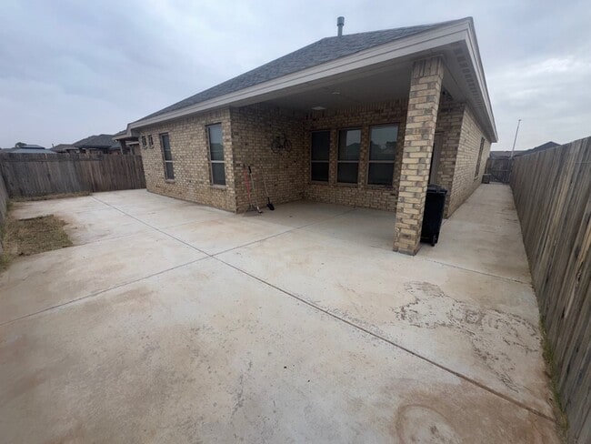 Building Photo - 5209 Lamont Ave