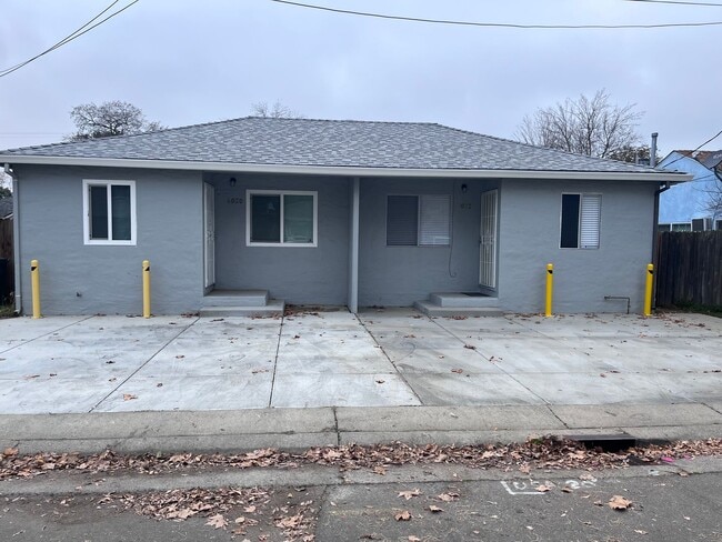 Primary Photo - NICE UPDATED DUPLEX IN SACRAMENTO!!