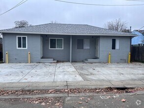 Building Photo - NICE UPDATED DUPLEX IN SACRAMENTO!!