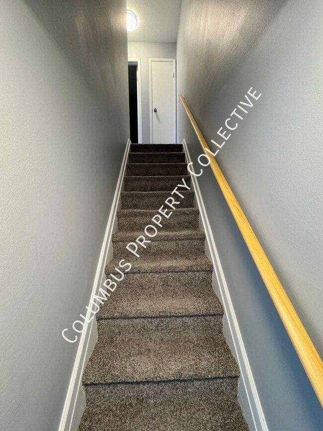 Building Photo - 3285 E Mound St