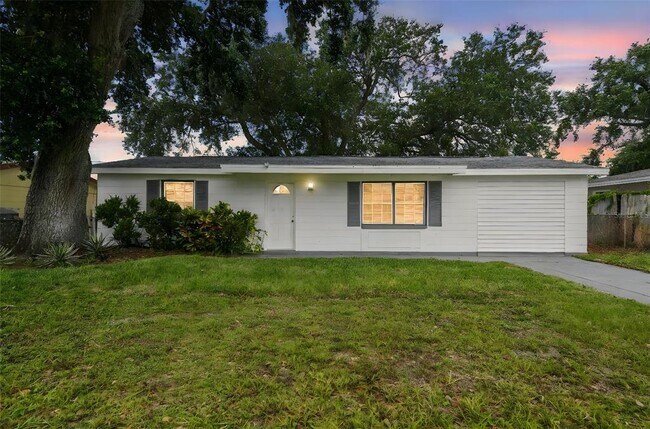 Primary Photo - 1833 Knollwood Dr