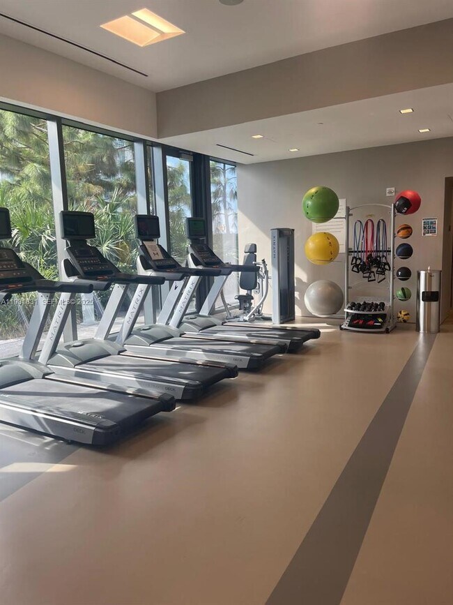 Building Photo - 88 SW 7th St