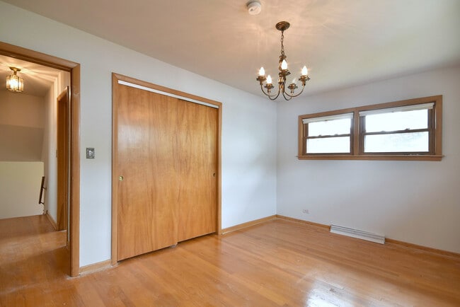 Building Photo - 8006 W Courtland Ave