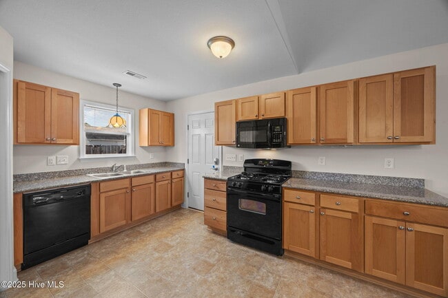 Building Photo - 408 Elsmore Dr