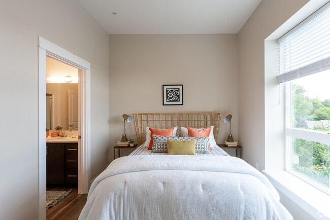 Interior Photo - The Anita: SE Portland Gem