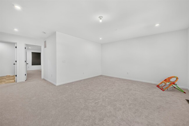 Building Photo - 414 Roddens Wy