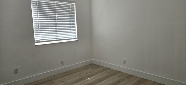 Building Photo - 10930 Royal Palm Blvd