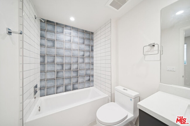 Building Photo - 1051 S Corning St