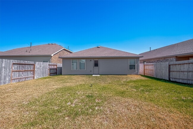 Building Photo - 18111 Robin Creek Dr