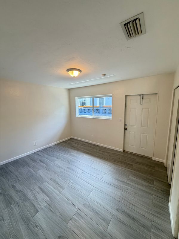 Building Photo - 1821 N 17th Ct