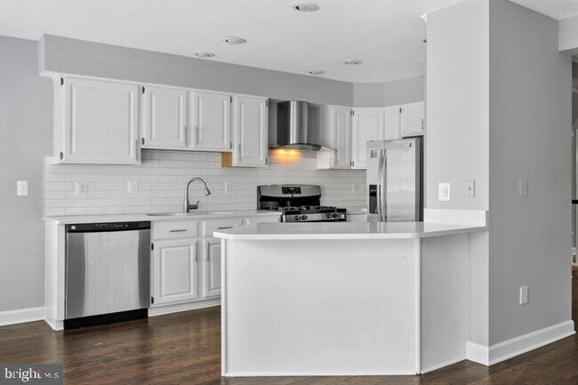 Building Photo - 7439 Heatherfield Ln