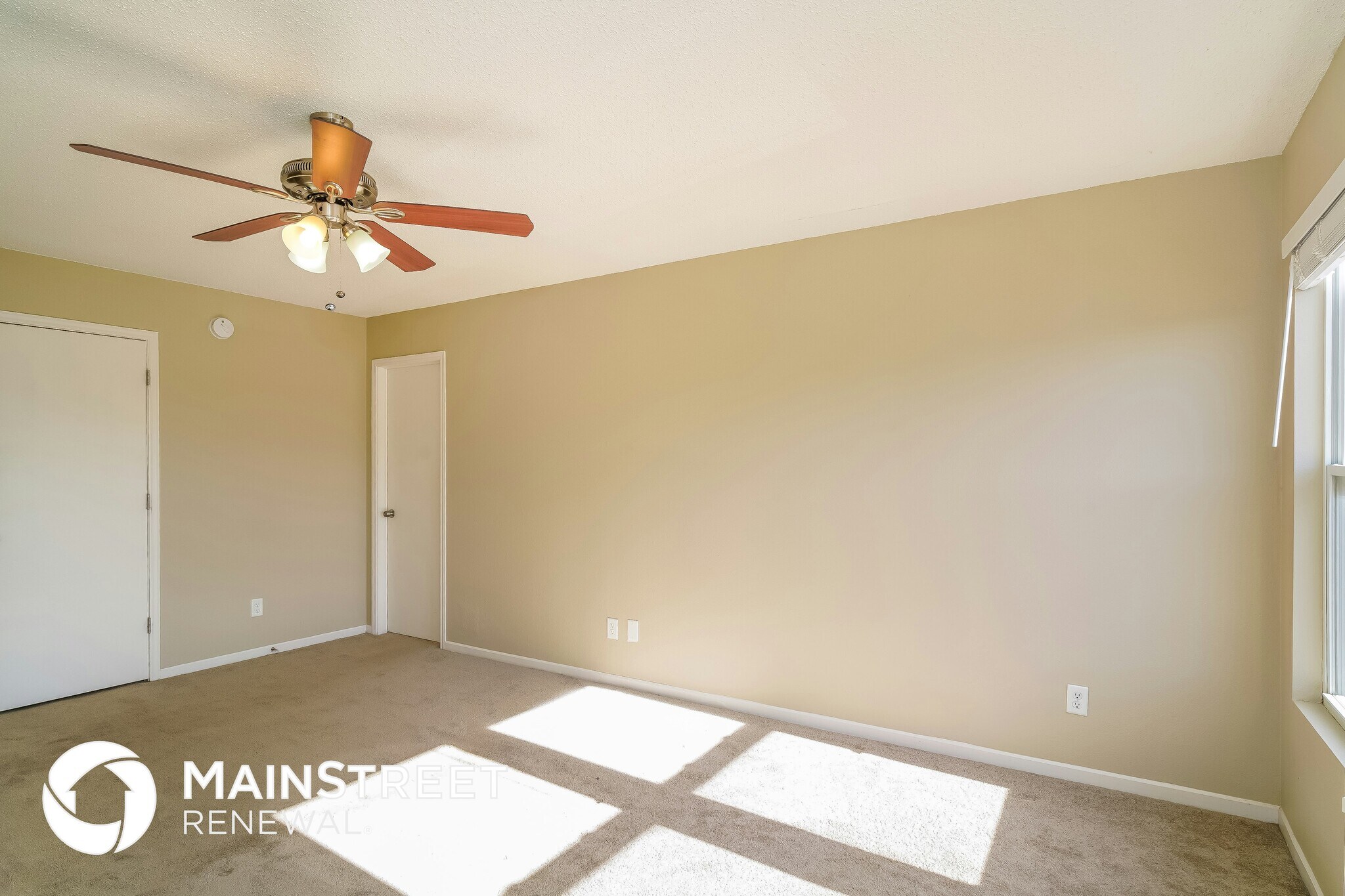 Building Photo - 9040 Wandflower Dr
