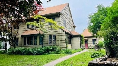 Building Photo - 352 Canterbury Rd