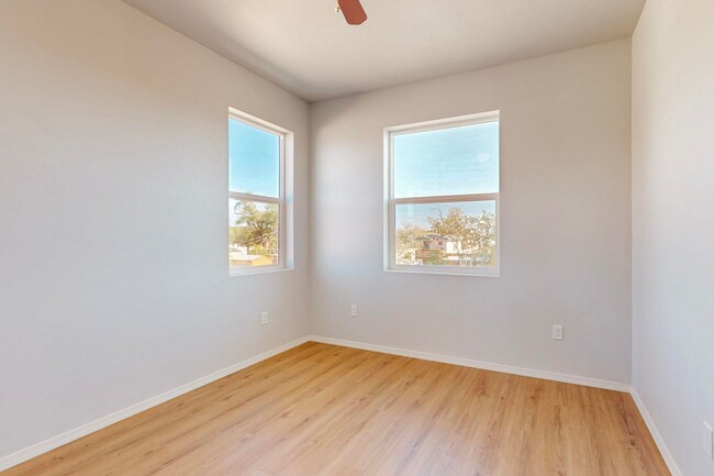 Building Photo - 2112 Coal Ave SE