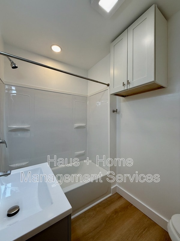 Building Photo - 906 Penn Ave