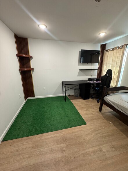 Master bedroom - 746 Bergen St
