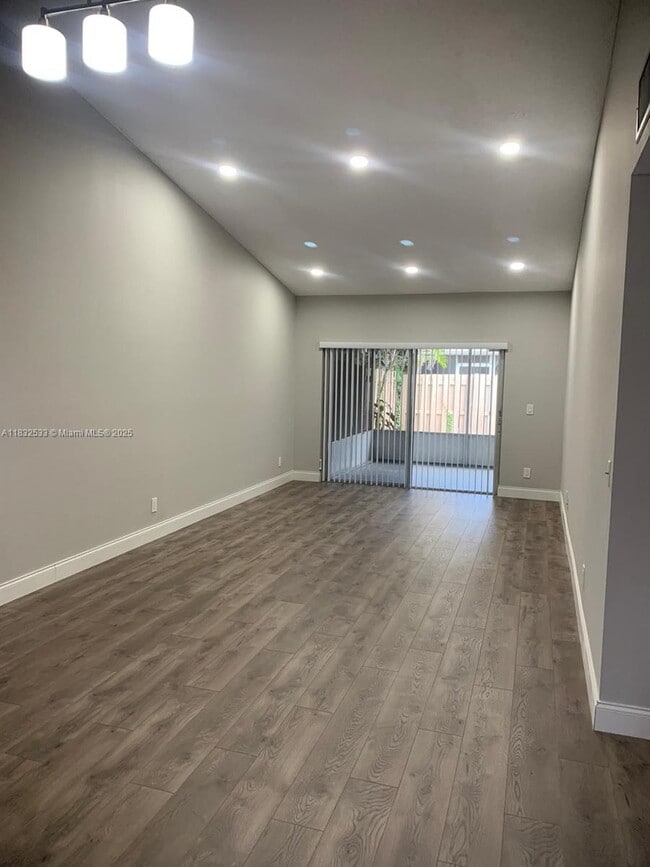 Building Photo - 2309 N 37th Ave