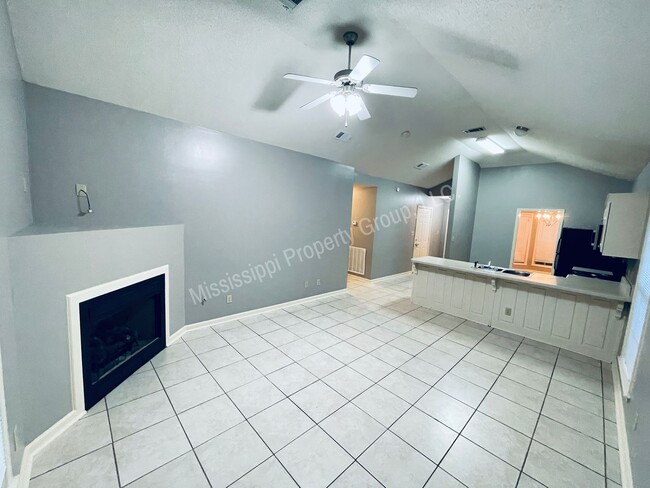 Building Photo - For Rent - 3BR/2BA + Garage