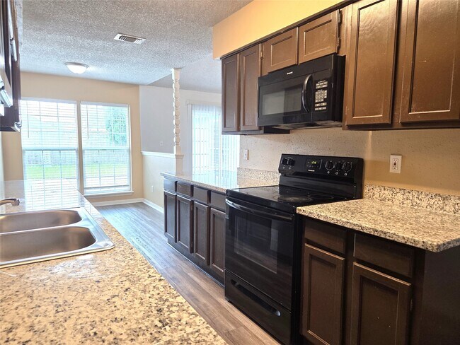 Building Photo - 13427 Juniper Point Dr