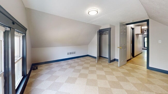 Building Photo - 3334 W 82nd St