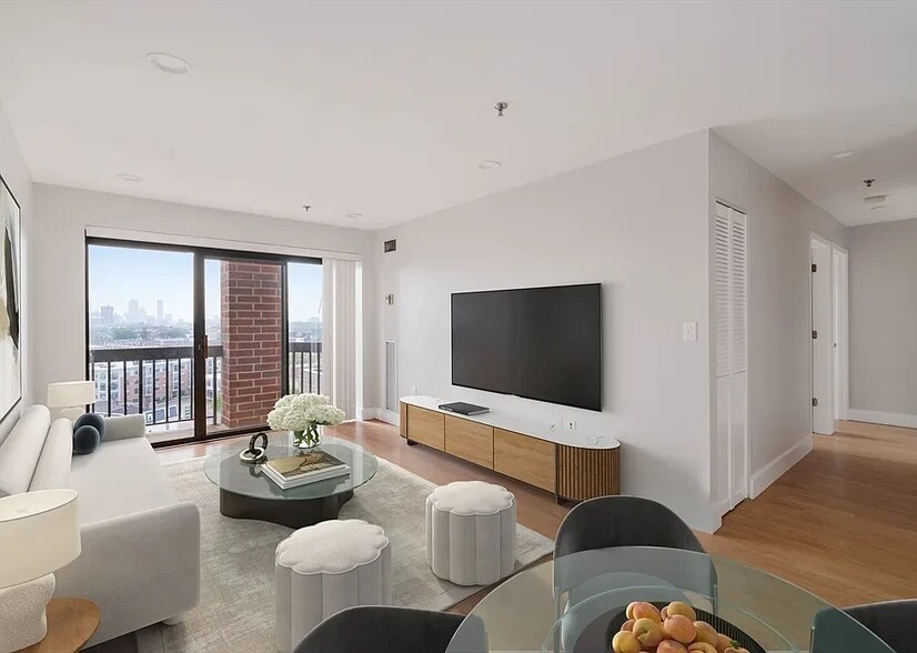 Living Room - 15 North Beacon St