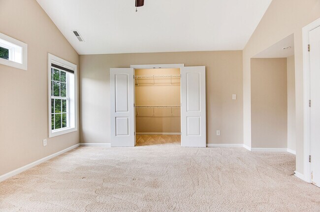 Building Photo - 107 McKinnon Pl