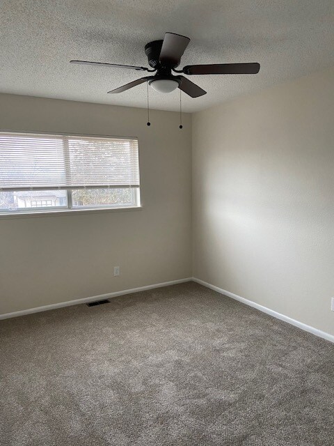 Bed #2 - 1215 Yosemite Dr